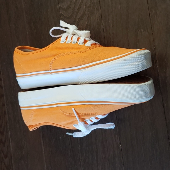 Van's shoes - Picture 8 of 11